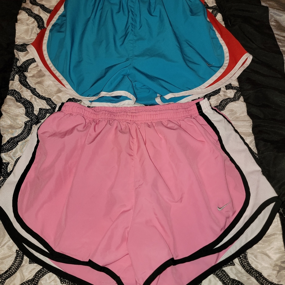 NIKE running shorts SZ L
